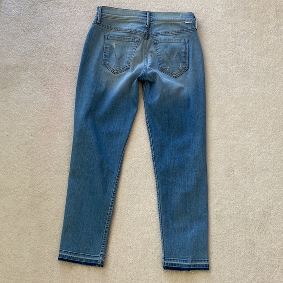 Like new MOTHER Undone Hem Dropout Cliffhanger crop denim jeans - Picture 13 of 16